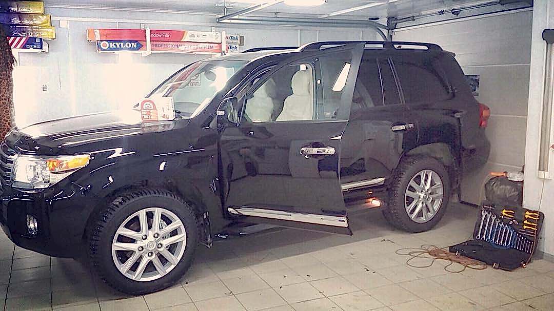 Toyota Land Cruiser 200 Toyota Land Cruiser 200